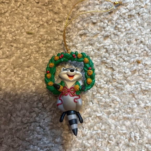 Disney Pocahontas & Meeko Christmas Ornament Bundle Raccoon Wreath Vintage - Picture 2 of 7